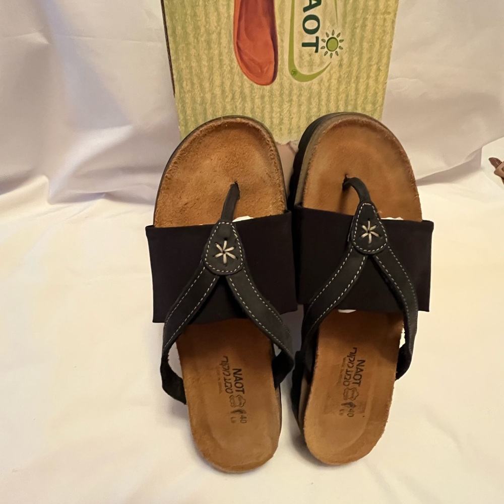 Naot navy blue sandals, size 40. USA size 9-5.5